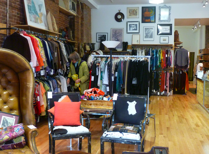 Housing Works Park Slope amulette